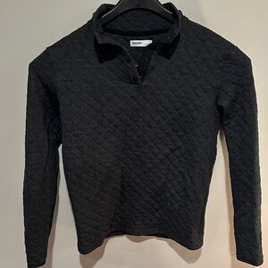 YOUTH QUILTED SWEATSHIRT //